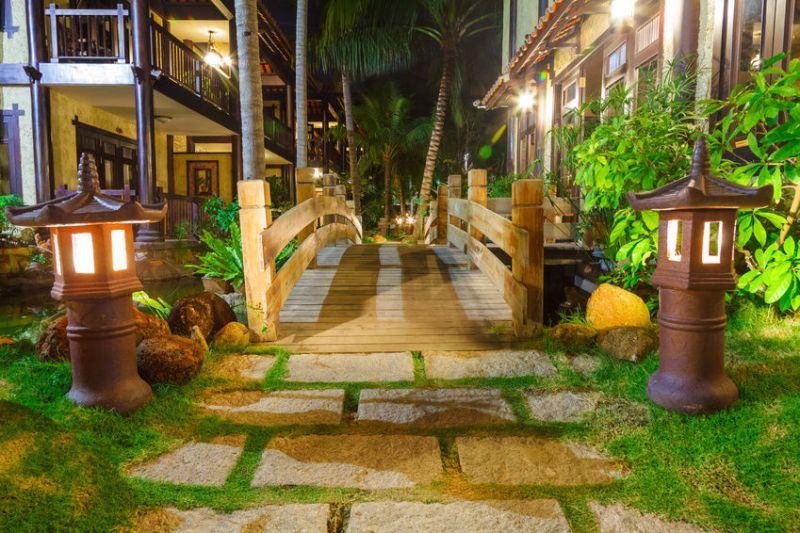 Tân trang lối vào sân vườn đón năm mới sum họp