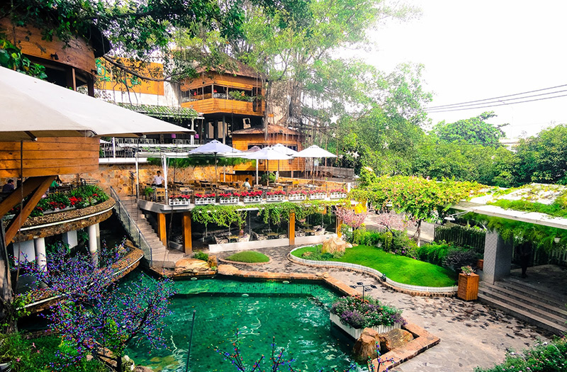 Cafe sân vườn đẹp – độc – lạ ở Sài Gòn