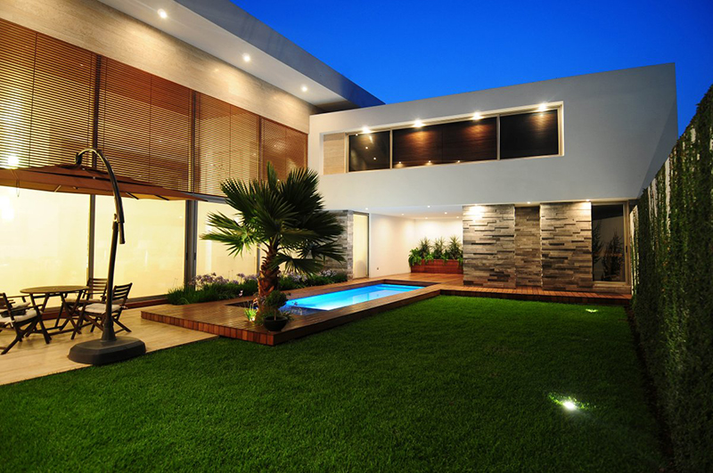 Tại sao nên sử dụng gỗ ngoài trời cho bể bơi sân vườn