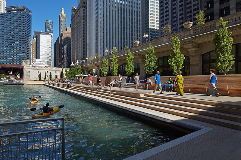 Cảnh quan bên dòng sông Chicago Riverwalk – Hoa Kỳ